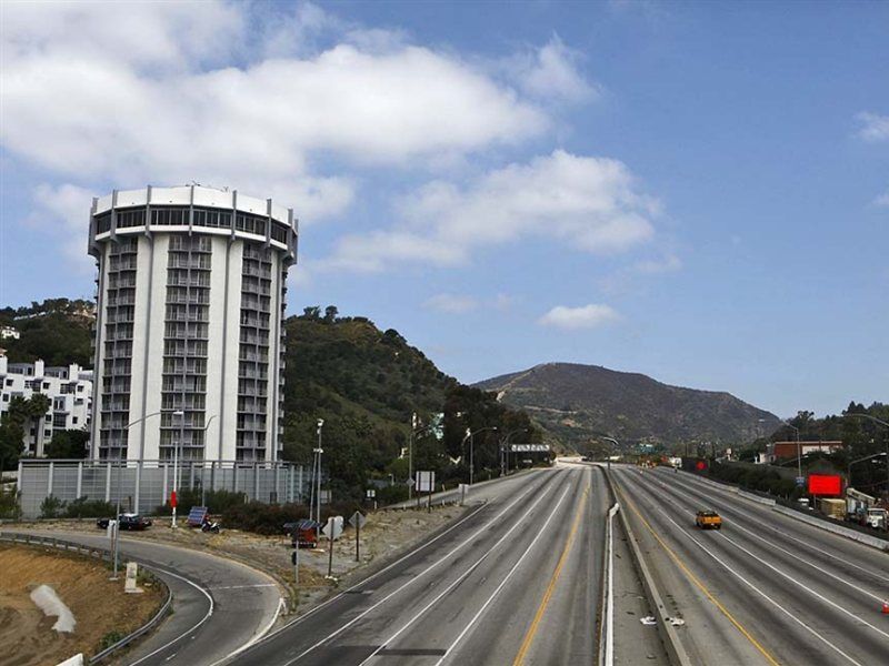 Angeleno Hotel 4*